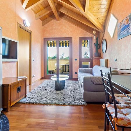 Lovely Orange House Viggiu Bagian luar foto